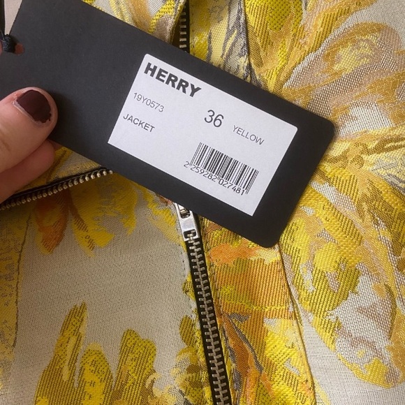 Yellow Flowers Jacket | Herry - Picture 6 of 6